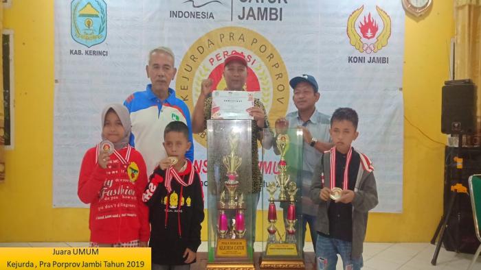 Medali Emas, Perak pada KEJURDA, PRA PORPROV  Catur Propinsi Jambi di Kabupaten Kerinci Kabupaten Batang Hari Juara UMUM.